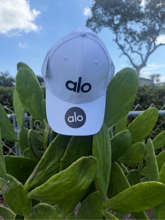 ALO Yoga Off Duty White Logo Baseball Cap main image 8